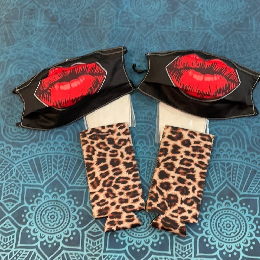 New Set/2 lips face mask and koozies